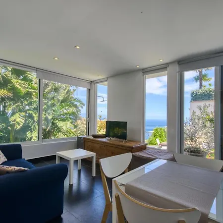 Ein-schlafzimmer-wohnung Mit Meerblick, Privatem Garten Und Swimmingpool Apartment Taormina